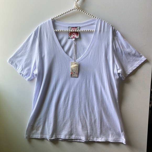 Johnny Was Tops - Johnny Was Women’s V-Neck White T-Shirt | Large